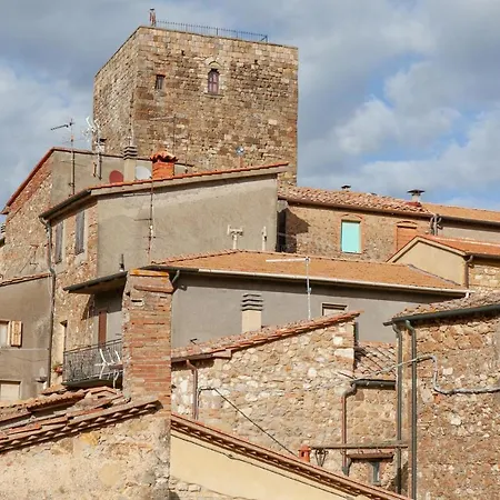 Feriehus Two-bedroom Holiday In La Sassa Montescudaio